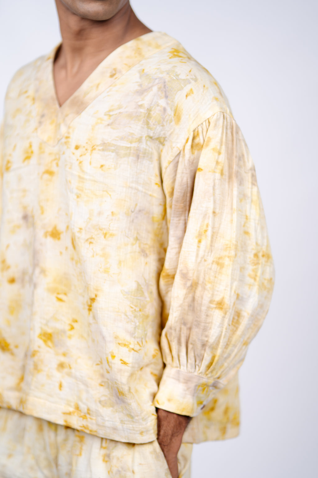 Bloom V-neck comfort shirt