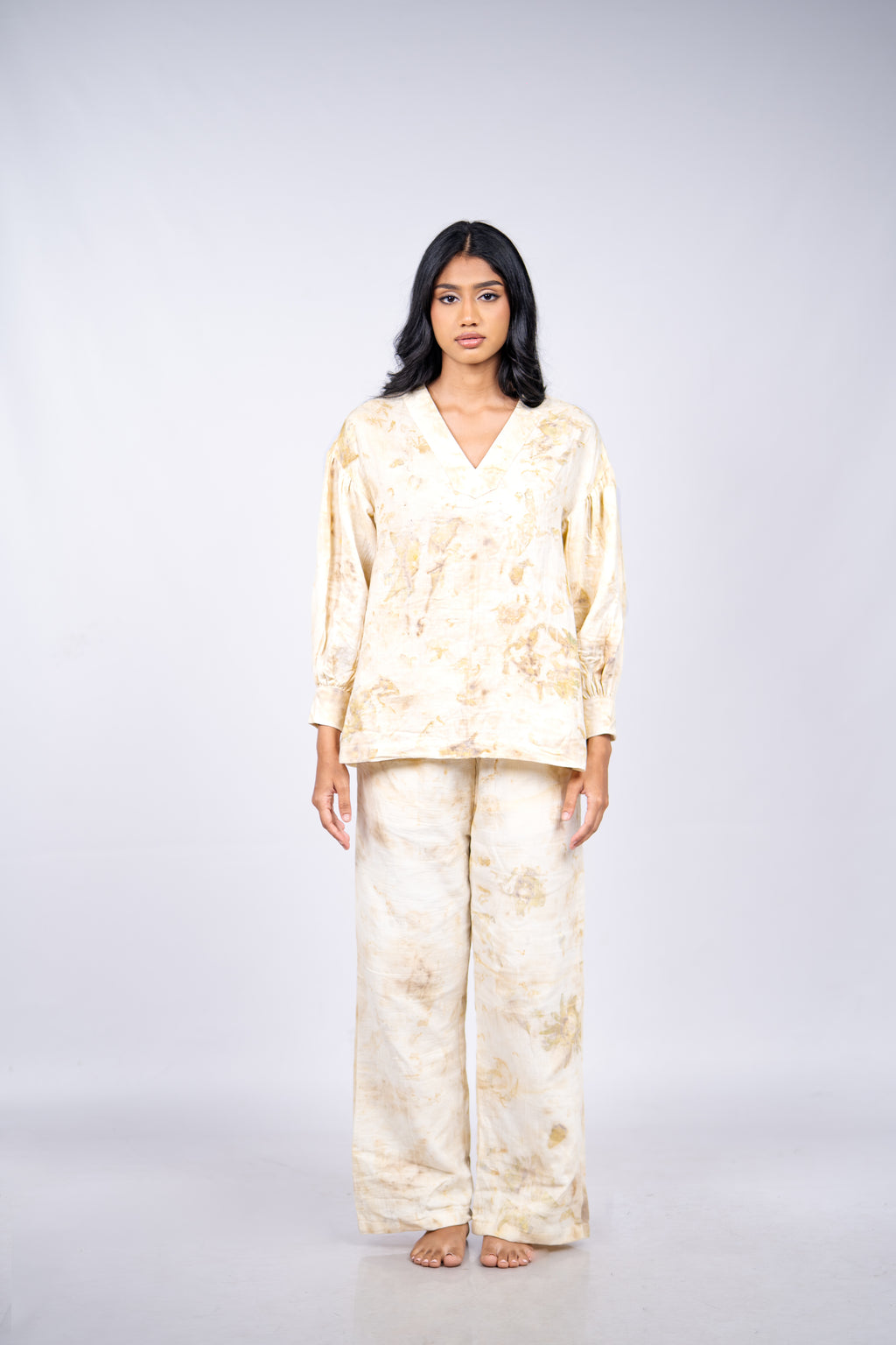Bloom V-neck comfort shirt