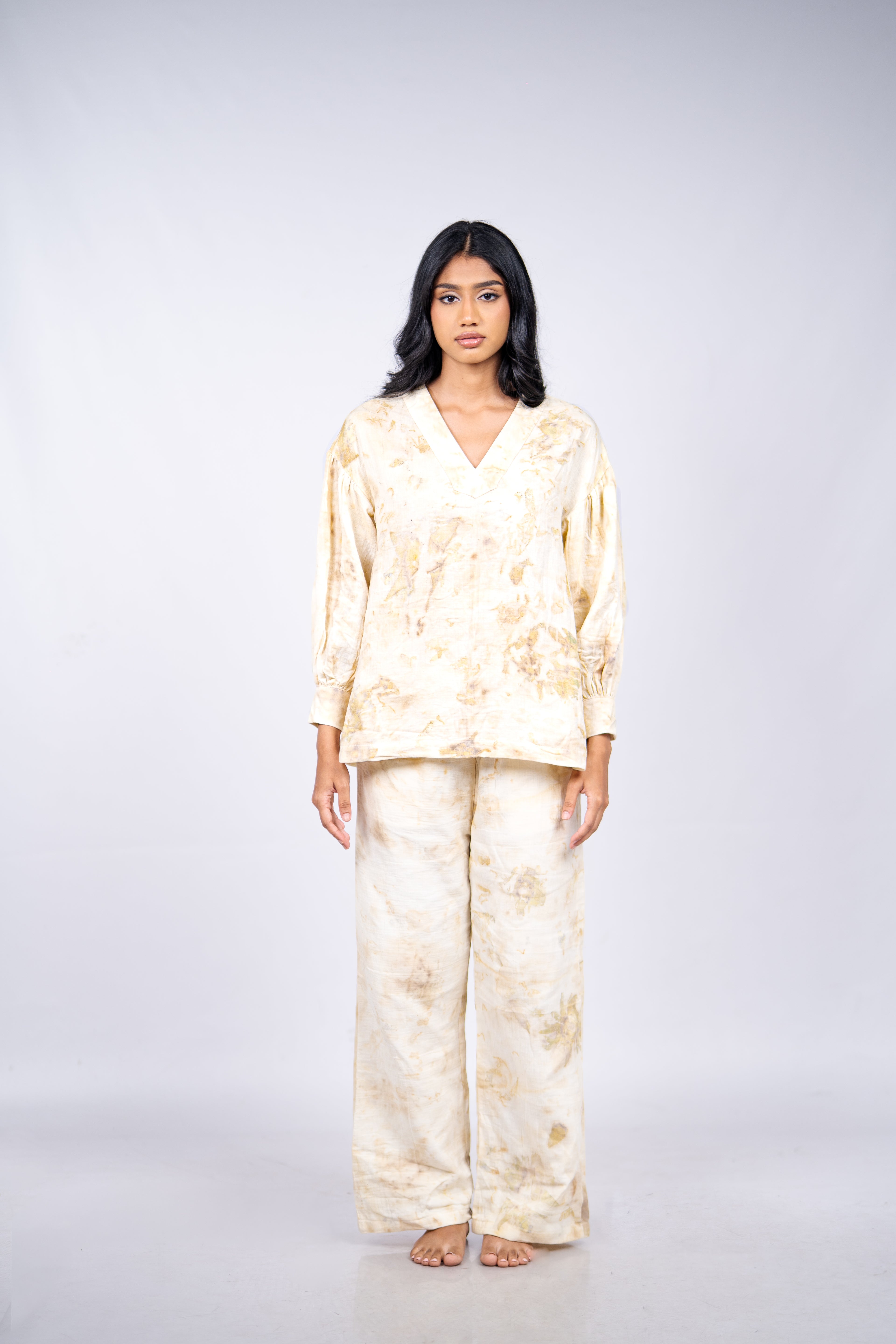 Bloom V-neck comfort shirt